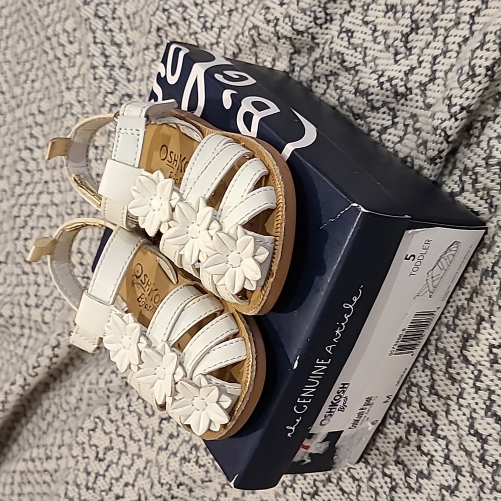 Girl's White Faux Leather Strappy Sandals Size 5